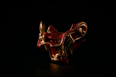 頬鎧盃 龍形 紅金|古賀崇洋(別角度)