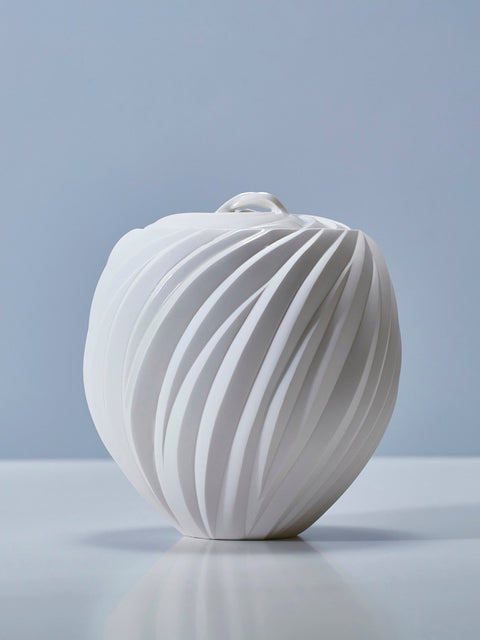 White Porcelain Water Jar | Nami Takahashi