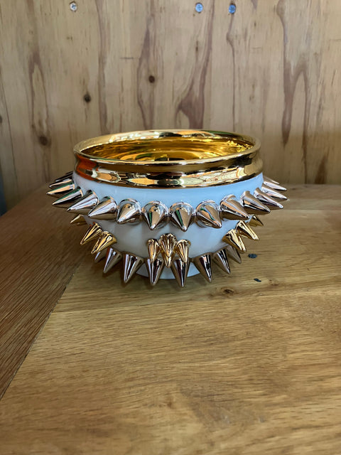 SPIKY TEA BOWL | Takahiro Koga