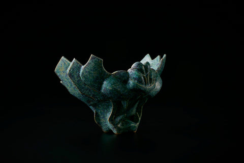 頬鎧盃　虎形　青銅｜古賀崇洋（別角度）