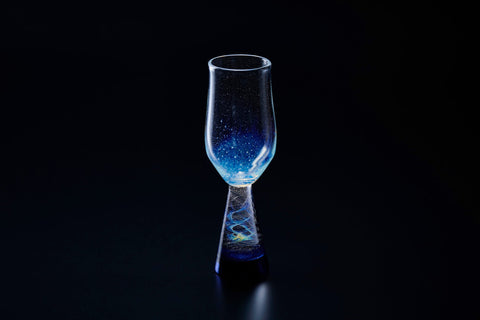 10^30 m Champagne Glass | Mieko Noguchi