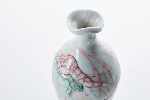 Lacquer-Filled Crackle, Qingbai Porcelain Tokkuri (Sake Bottle) | Kodai Ujiie (alternate view)