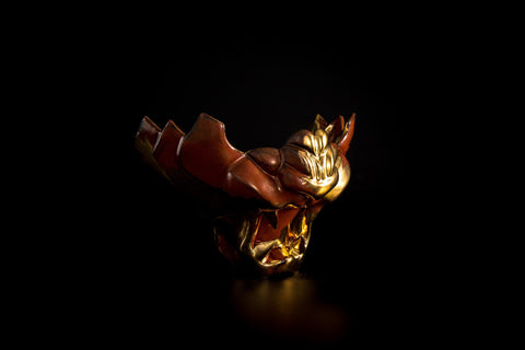 頬鎧盃 虎形 紅金｜古賀崇洋（別角度）
