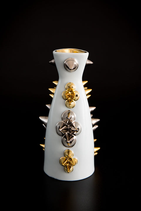 SPIKY SAKE BOTTLE｜古賀崇洋（別角度）
