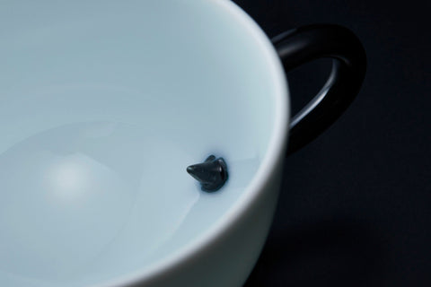 Coffee cup with needle | Yuki Inoue (alternate view)