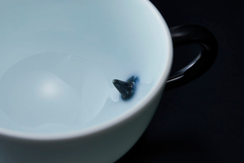 Coffee cup with needle | Yuki Inoue (alternate view)