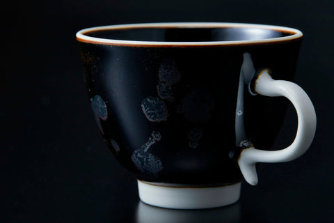 Dripping coffee cup Tenmoku｜井上祐希（別角度）