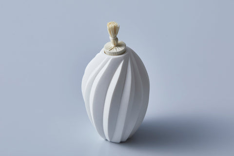 White Porcelain Furidashi Flask | Nami Takahashi (alternate view)