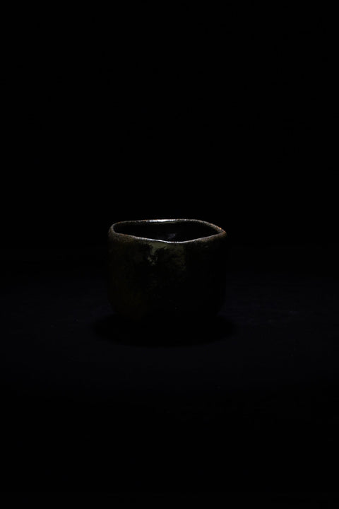 引出黒茶盌｜加藤亮太郎（別角度）