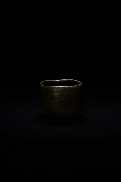 引出黒茶盌｜加藤亮太郎（別角度）