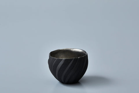 プラチナ黒泥器｜高橋奈己（別角度）
