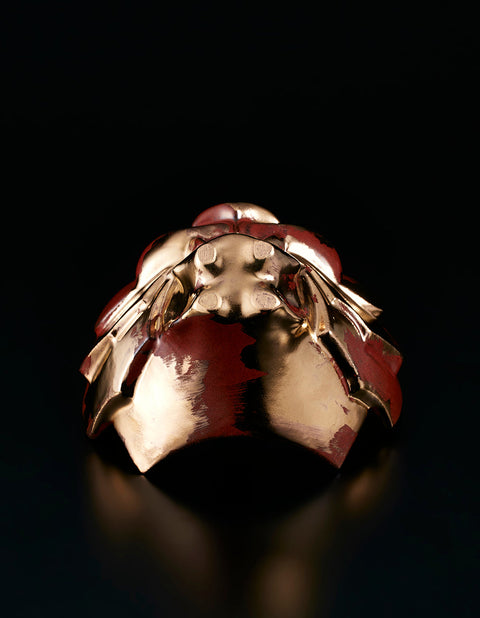 頬鎧盃　虎形　紅・金｜古賀崇洋（別角度）
