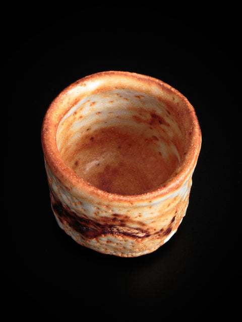 茜志野酒呑｜加藤亮太郎（別角度）