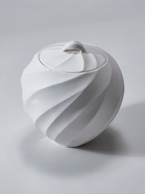 White Porcelain Mizusashi (Water Jar) | Nami Takahashi (alternate view)