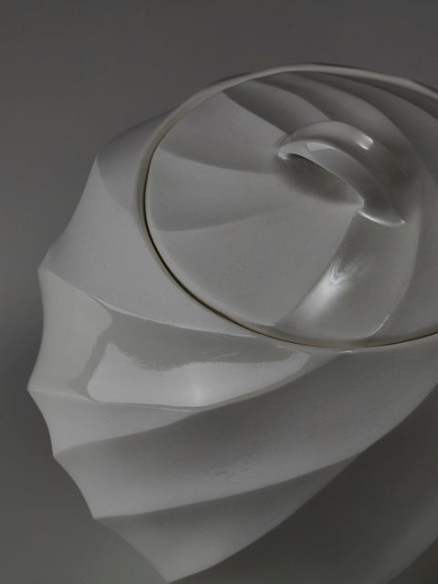 White Porcelain Mizusashi (Water Jar) | Nami Takahashi (alternate view)