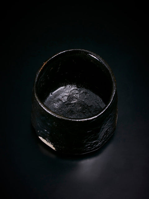 引出黒茶盌｜加藤亮太郎（別角度）