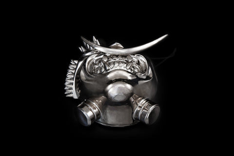 頬鎧盃 弦月形 白金｜古賀崇洋（別角度）