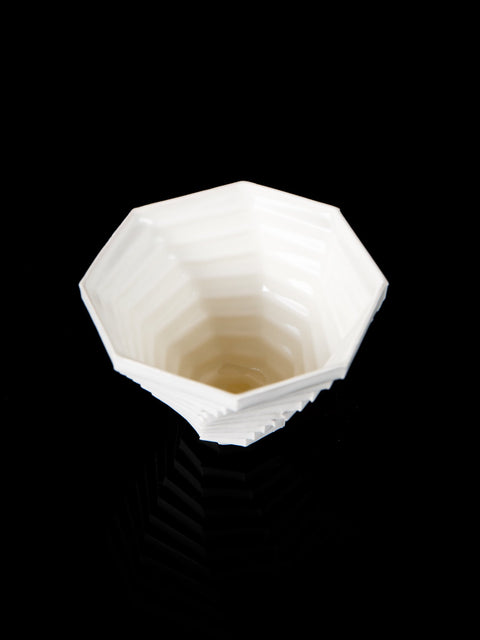 構築する器　八面螺旋組酒碗2｜山浦陽介（別角度）