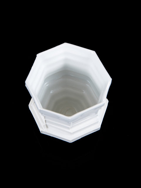 構築する器　八面直組酒碗2｜山浦陽介（別角度）