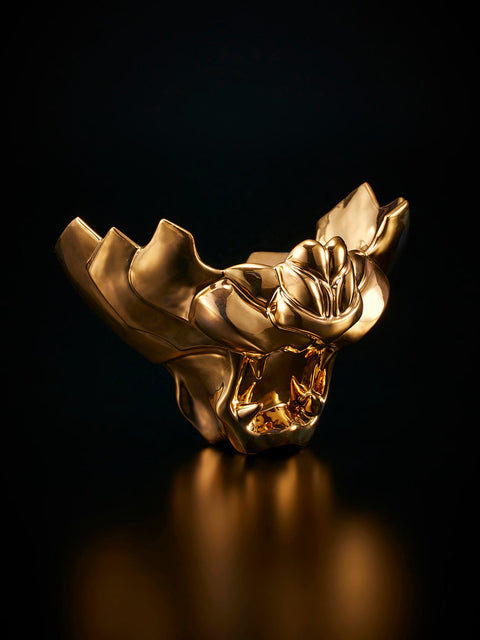 頬鎧盃　虎形　金｜古賀崇洋（別角度）
