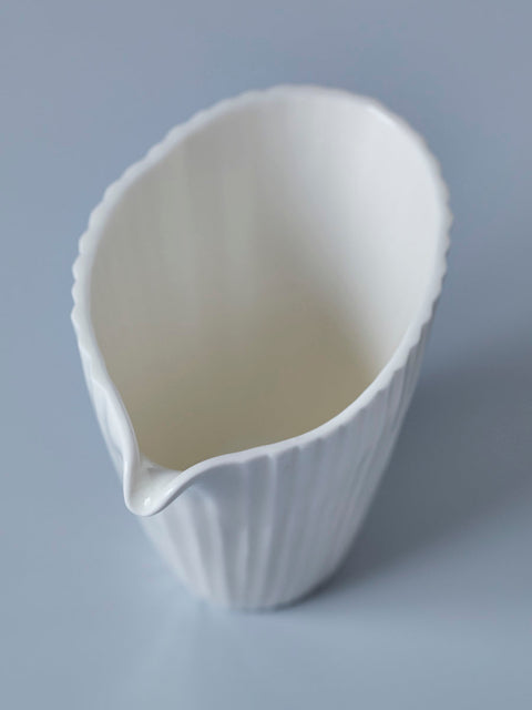 白磁片口｜高橋奈己（別角度）