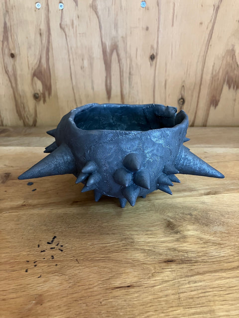 SPIKY TEA BOWL｜古賀崇洋